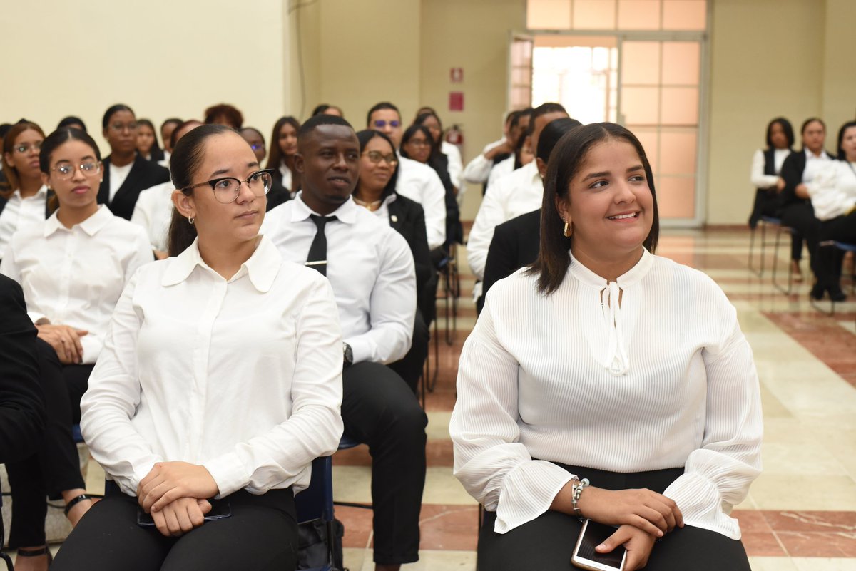 UnicaribeOnline's tweet photo. En #UNICARIBEonline, promovemos la movilidad estudiantil que fortalece su formación profesional. https://t.co/iulAHLFYsU