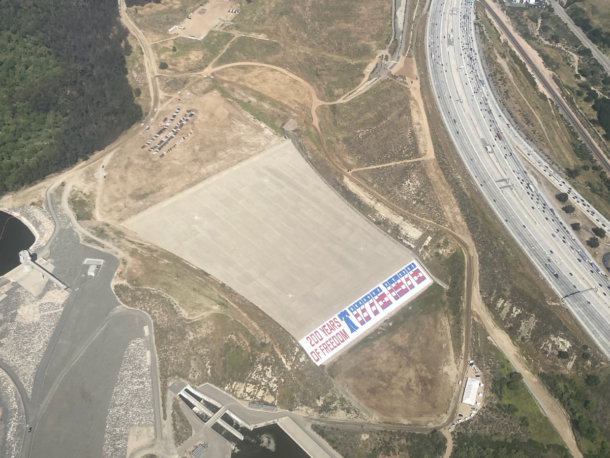 AngelOfTraffic's tweet photo. #Corona #ChinoHills #PradoDam The new mural on the Prado Dam is being dedicated around 4p today. Here's a pic taken moments ago by #MikeObrien. At the 91 & 71 #KFIINTHESKY @ConwayShow @KFIAM640
#Slorona https://t.co/TckHKZl2PF