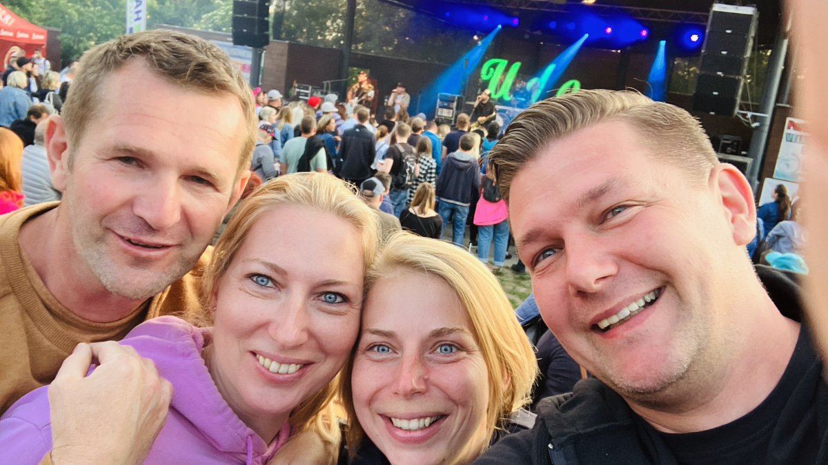 radekmaty's tweet photo. Pátek jako malovanej! #UDG #Wohnout https://t.co/GKg83aJND9