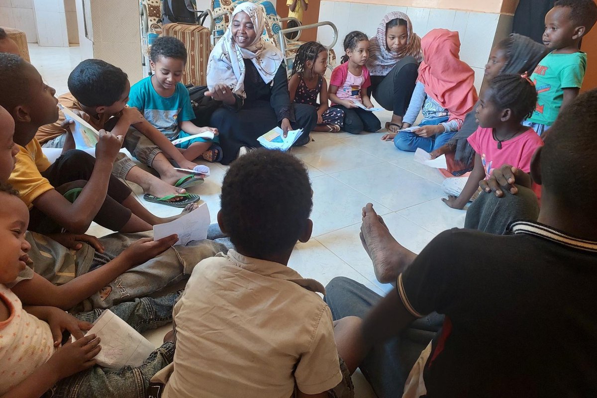 Behind smiles &amp; giggles are memories of traumatic events that children experienced in #Sudan. Amira, a psychologist, became a counselor to help children heal.

With Amira &amp; others, <a href="/UNICEFSudan/">UNICEF Sudan - اليونيسف في السودان</a> is providing psychosocial support to children &amp; caregivers.

👉unicef.org/sudan/stories/…