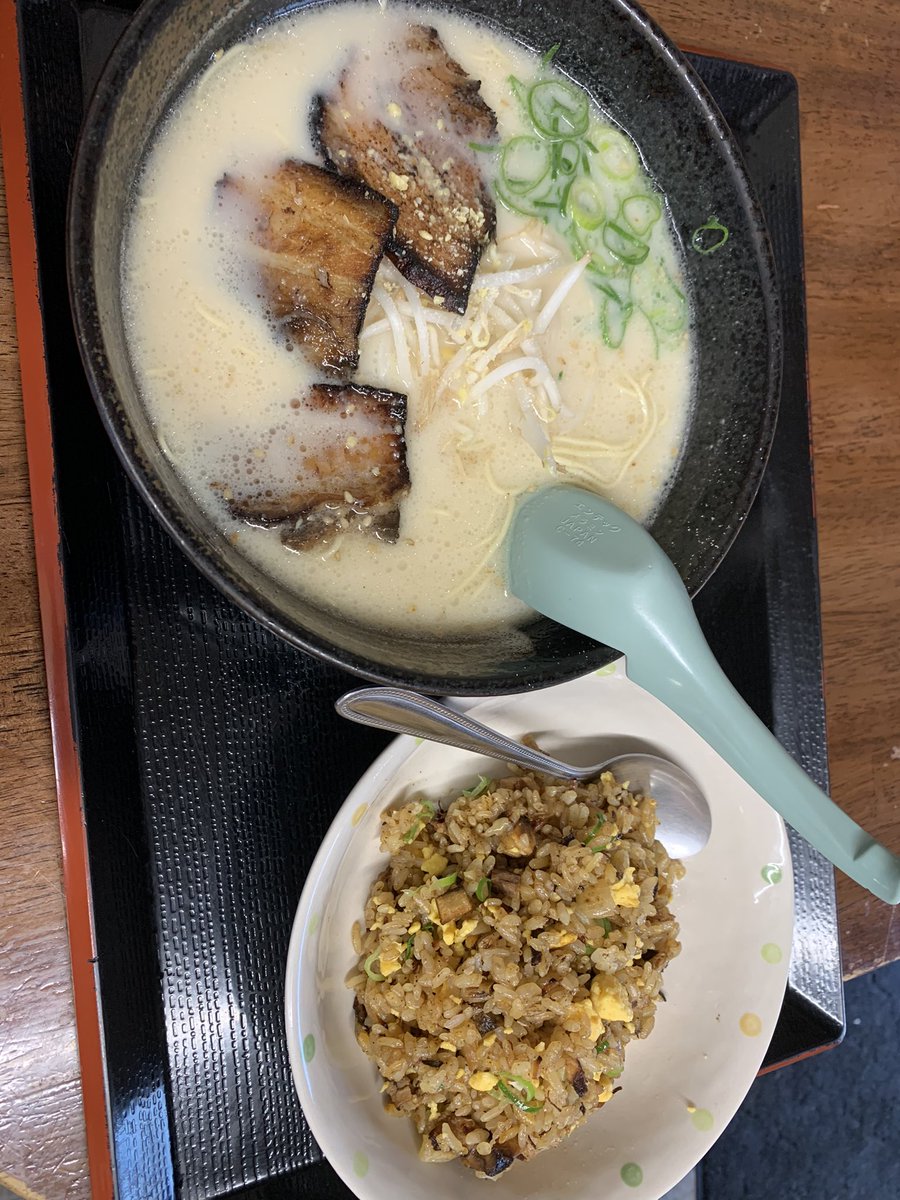 今日のお昼ラーメン🍜