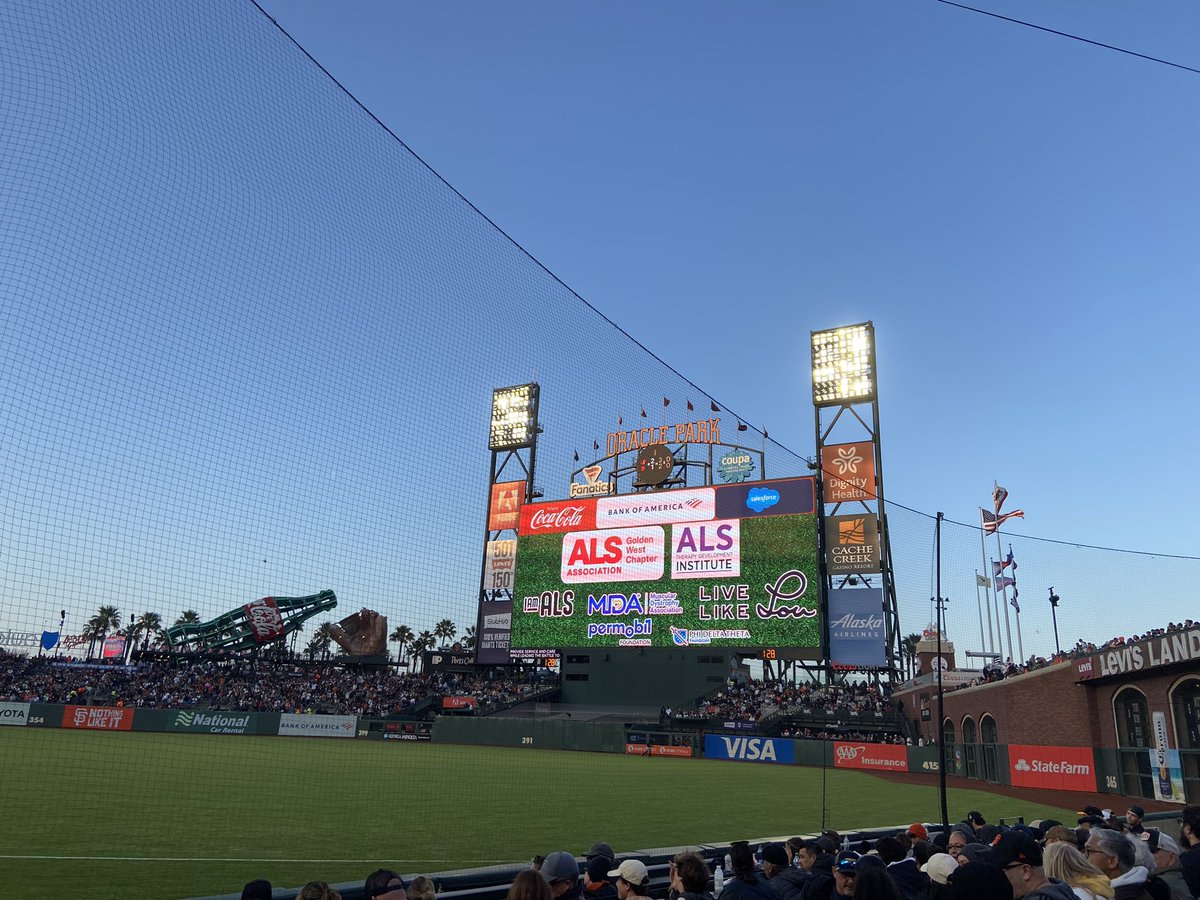 Thanks to the @SFGiants and @MLB for hosting #LouGehrigDay! Check out @iamalsorg and get in the fight to #EndALS! #IAA4Lou cc @bsw5020 @sabrevaya