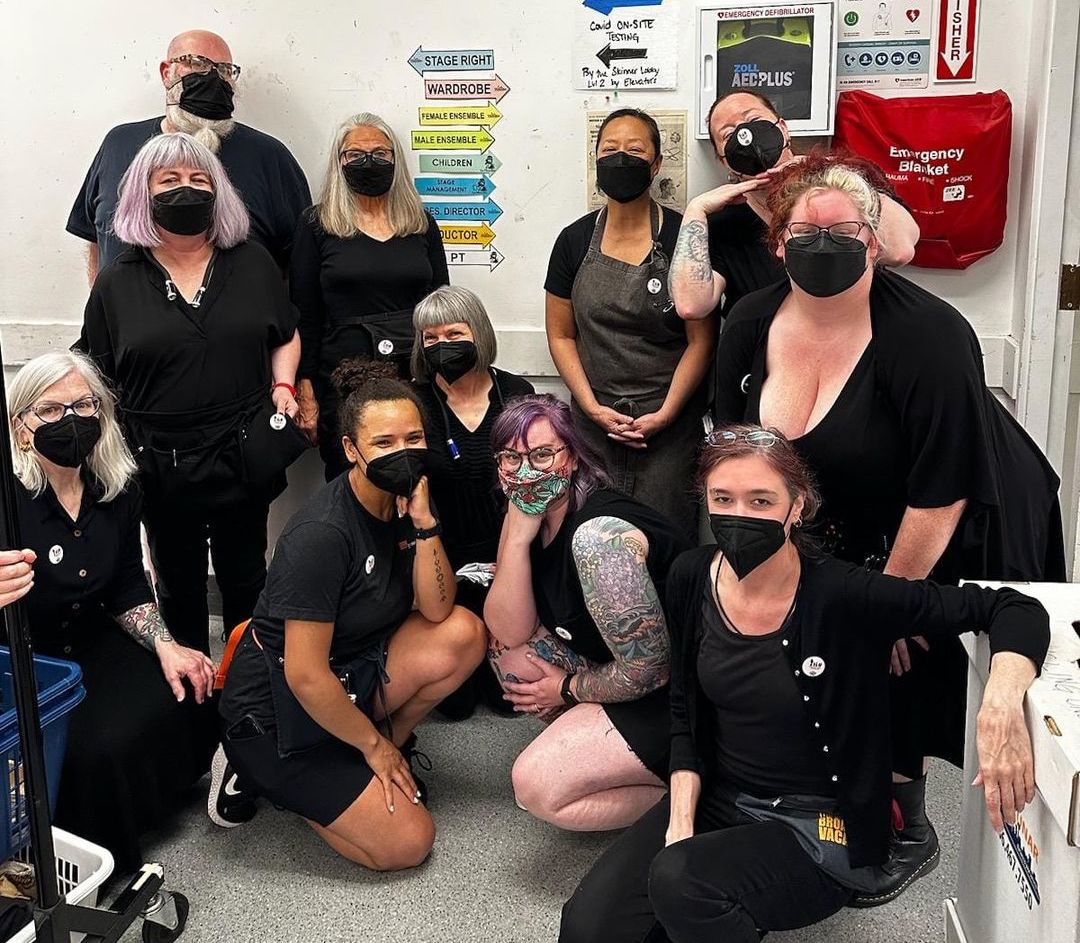 IATSE887's tweet photo. These workers are indispensable. They protect child actors backstage and work arm-in-arm with the wardrobe crew and these performers. Please reach out to venues in Seattle and let them know that you support the Child Guardians's right to organize with 887! https://t.co/SCPSd3iMt0