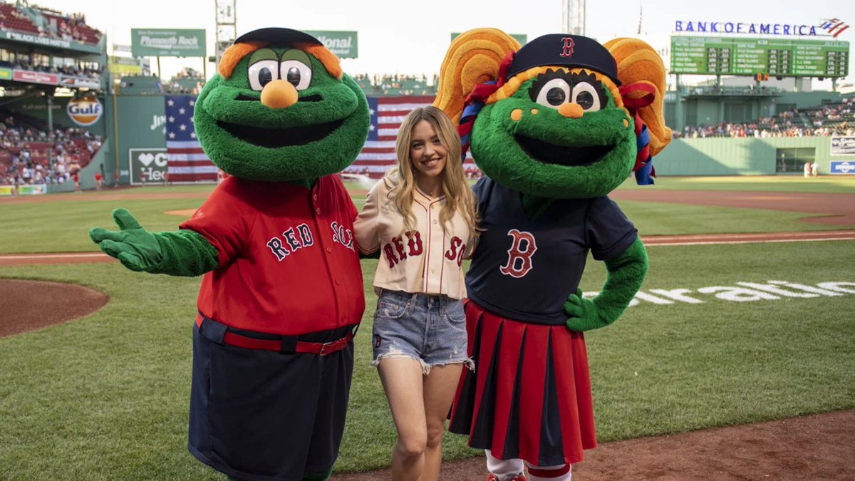 plsihaveafamily's tweet photo. Me n the squad tomorrow (today) https://t.co/cH2LsA4nbT