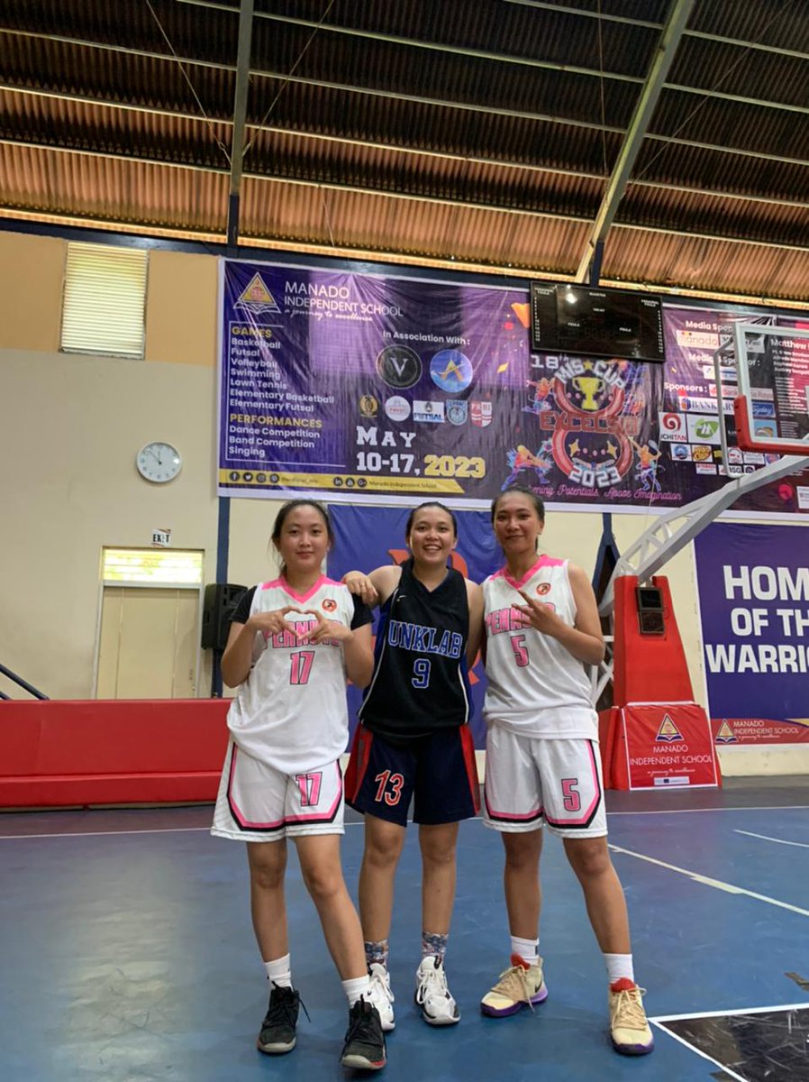 Tesglo.Tumangkeng (@tesagloriaa) on Twitter photo 