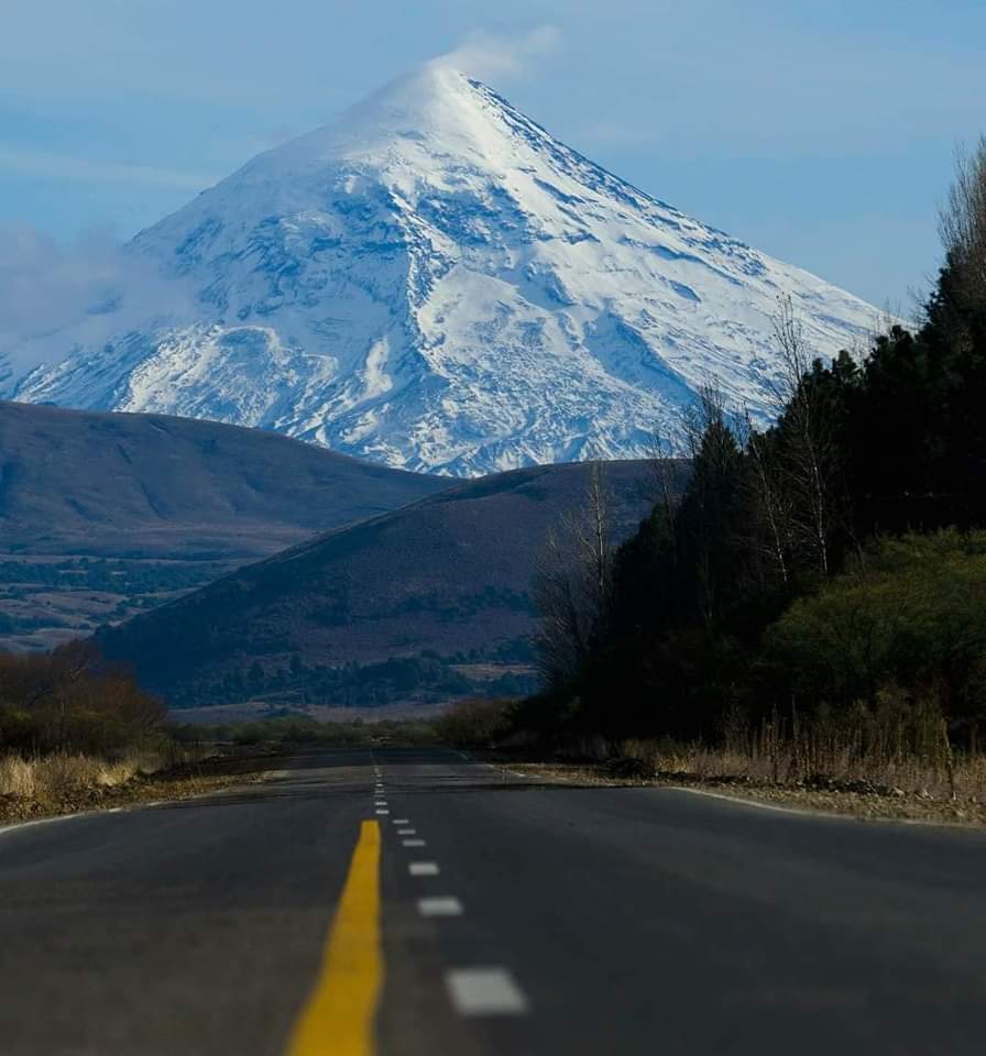Cae la tarde camino al bellísimo e imponente Volcán Lanín 
#Neuquen
#PatagoniaArgentina