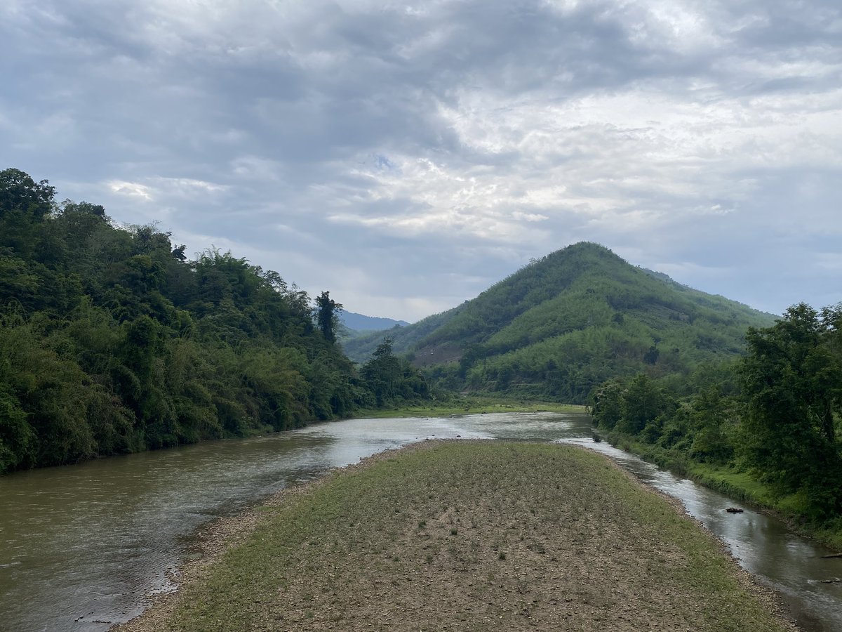 Oo1Minn's tweet photo. တောတောင်သဘာဝနဲ့ထိတွေ့ရတဲ့အချိန်က အရာအာလုံးကိုမေ့နိုင်တဲ့အချိန်ပဲ https://t.co/XsywhHbpsJ