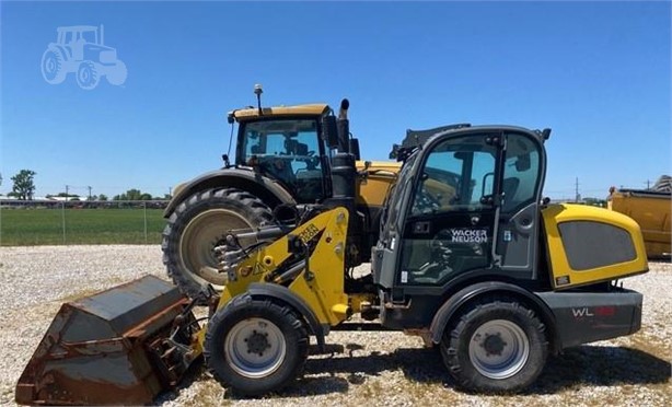 TractorHouse's tweet image. 🔥2019 WACKER NEUSON WL38🔥

This #WheelLoader has low hours, a bucket, an enclosed ROPS, and an inspection report available!⭐ 
👉 ow.ly/TEnB50OEqXr

Wells Fargo Equipment Finance | 📍Sikeston, Missouri

#WheelLoaderforsale #wacker #TractorHouse #equipmentforsale