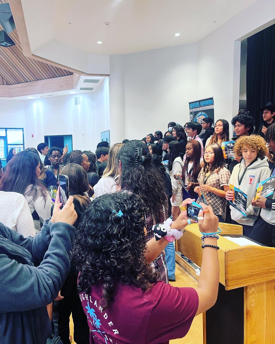 VistaverdeMs's tweet photo. Congratulations to our 6th grade and 7th grade Honor Roll, Highest Honor roll recipients, and perfect attendance recipients. Way to lead the PACK!
#leadthePACK #portriateofagraduate @valverdeusd https://t.co/EZfmI20JJ0