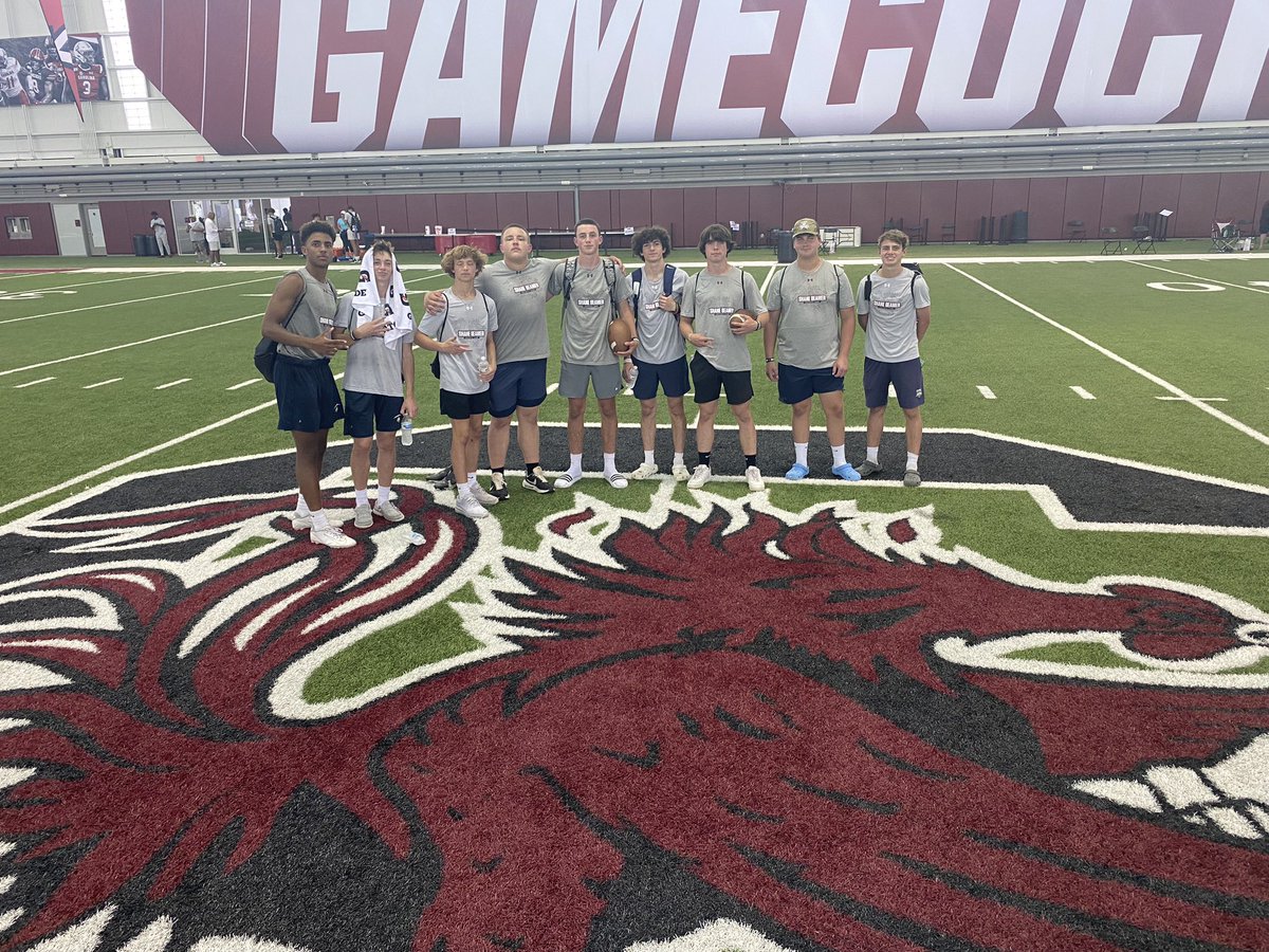 hopbtown's tweet photo. Day 2 of Eagles Flying Tour was @GamecockFB!! Another great day to get better and learn from coaches and players. Also a shout out to seeing a current gamecock and HHCA Alumni @BlackshearJace!! @peduzzi_ron @HHCAFB https://t.co/K05ifkURLm