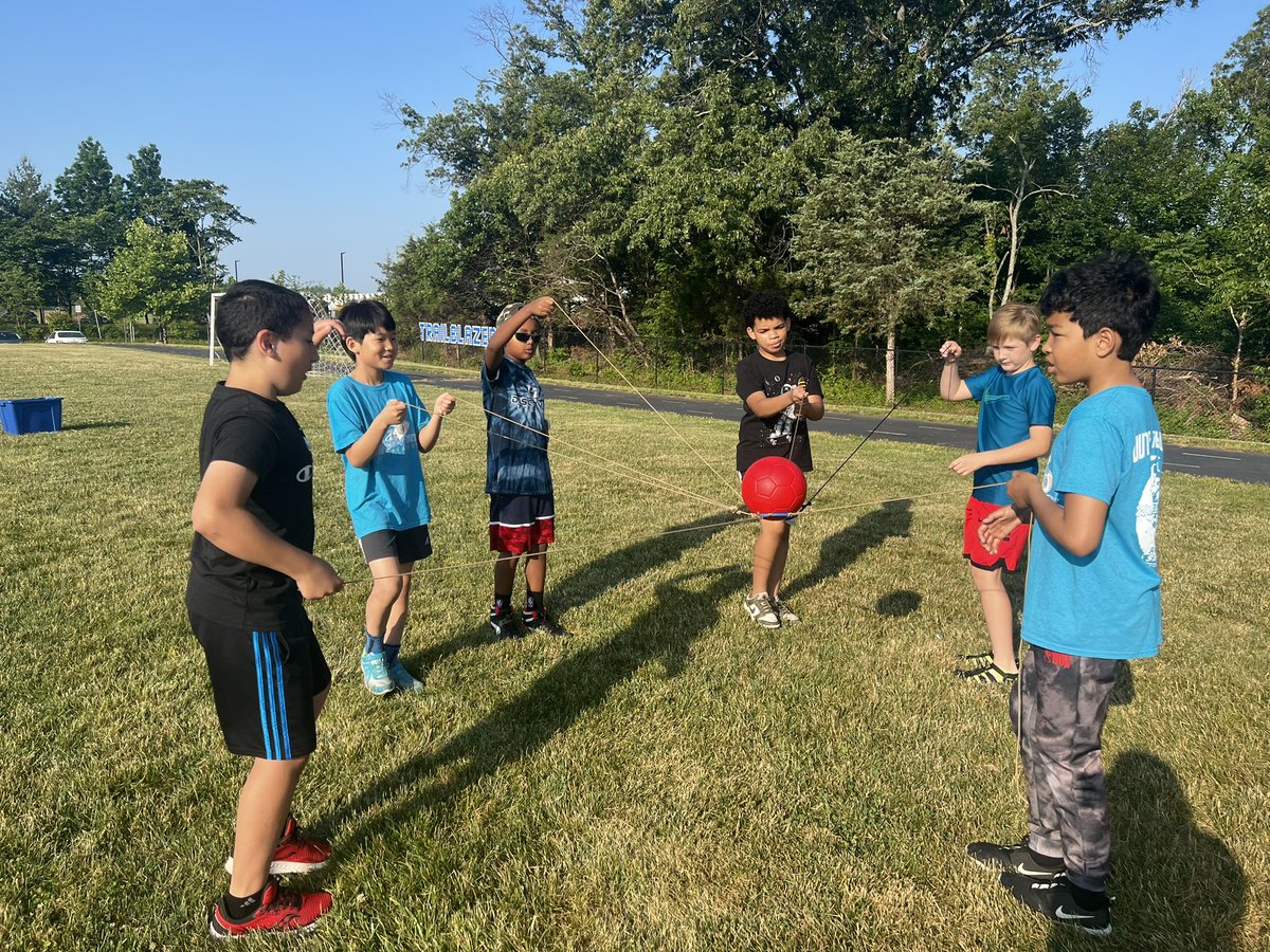 MrsHornauer's tweet photo. Last Field Day is in the books for these 5th Grade Trailblazers! These are the memories that last forever. Thank you to all the amazing volunteers who made this day such a success! 💙 https://t.co/KIppeJWBTg