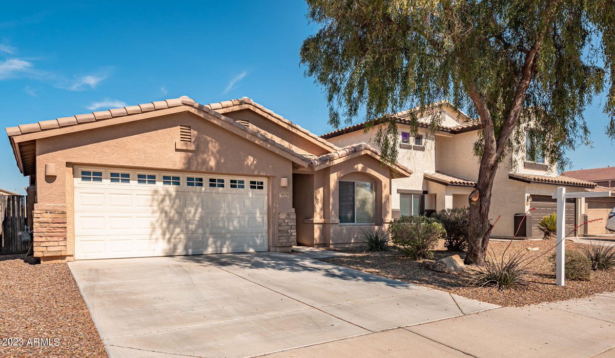 OPEN HOUSE at this stunning 4 bedroom, 2 bath home with a 2-car garage that has everything you need and more on Saturday, June 3rd From 10am - 12pm carolroyseteam.com/listings/45374…
#openhouse #Maricopa #Maricopaaz #arizona #azrealestate #carolroyse #carolroyseteam #yourhomesold #yhsgr