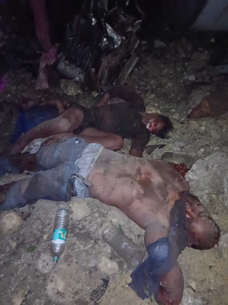 BtwINSANEx's tweet photo. We talk about #VandeBharat &amp; #BulletTrain - while not even having working crash detection systems on our trains. 2023 #Coromandel Derailment at Balasore #171dead 
#TrainAccident  #CoromandelExpress  #Odisha https://t.co/Y1u7GGW9Lr