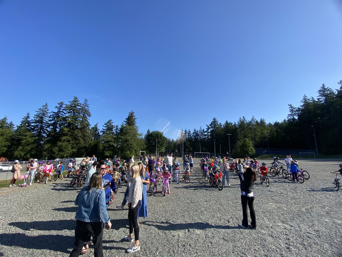 MrsJ_Elder's tweet photo. We were lucky to have such nice weather for our bike parade today at Crescent Park Elementary. Great participation by ALL students, whether riding or cheering on! https://t.co/M8WDqc1es6