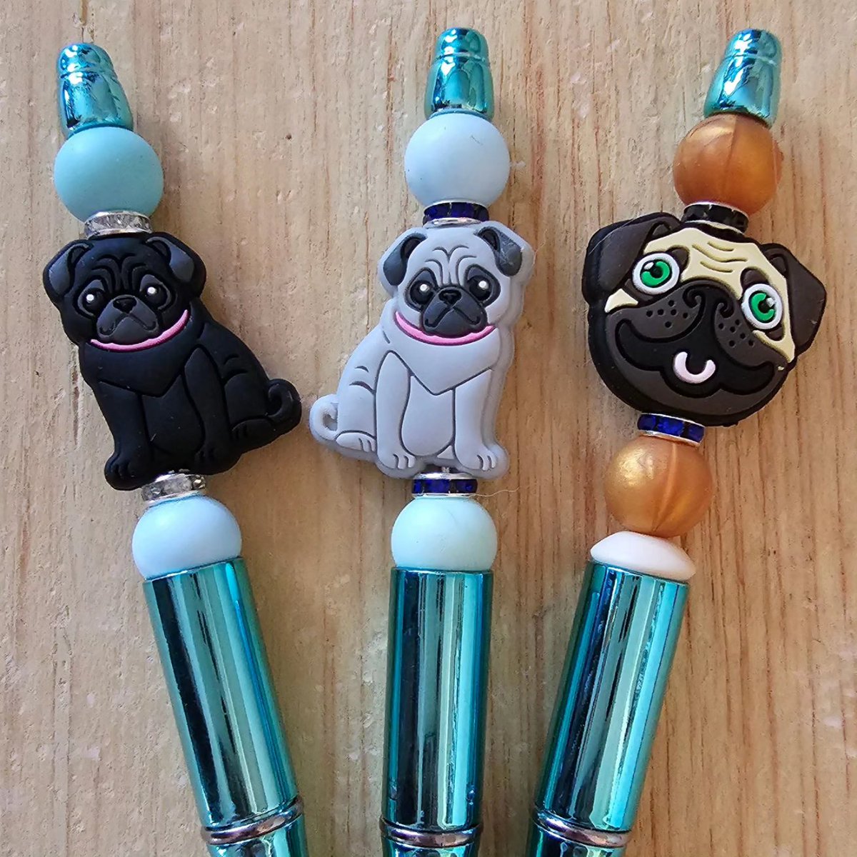 New item in my store!! I have made some pug pens!! #pug #pugpen #crafts #handmade #fawnpug #blackpug #beadablepen #handmadepen