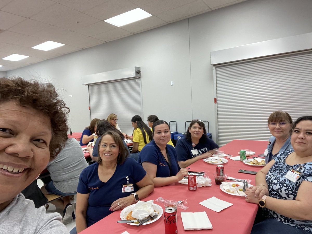 Thank you Mrs. Fierro and Mrs. Castillo for providing a great luncheon for the best Hawk family! ⁦@CHESMightyHawks⁩ ⁦@YsletaISD⁩ ⁦@CHESlibrary2⁩ ⁦@garcia_sindygar⁩ ⁦@SophiaVFierro1⁩ ⁦@ycastillo_CHES⁩ ⁦@ISofiaCarbajal⁩