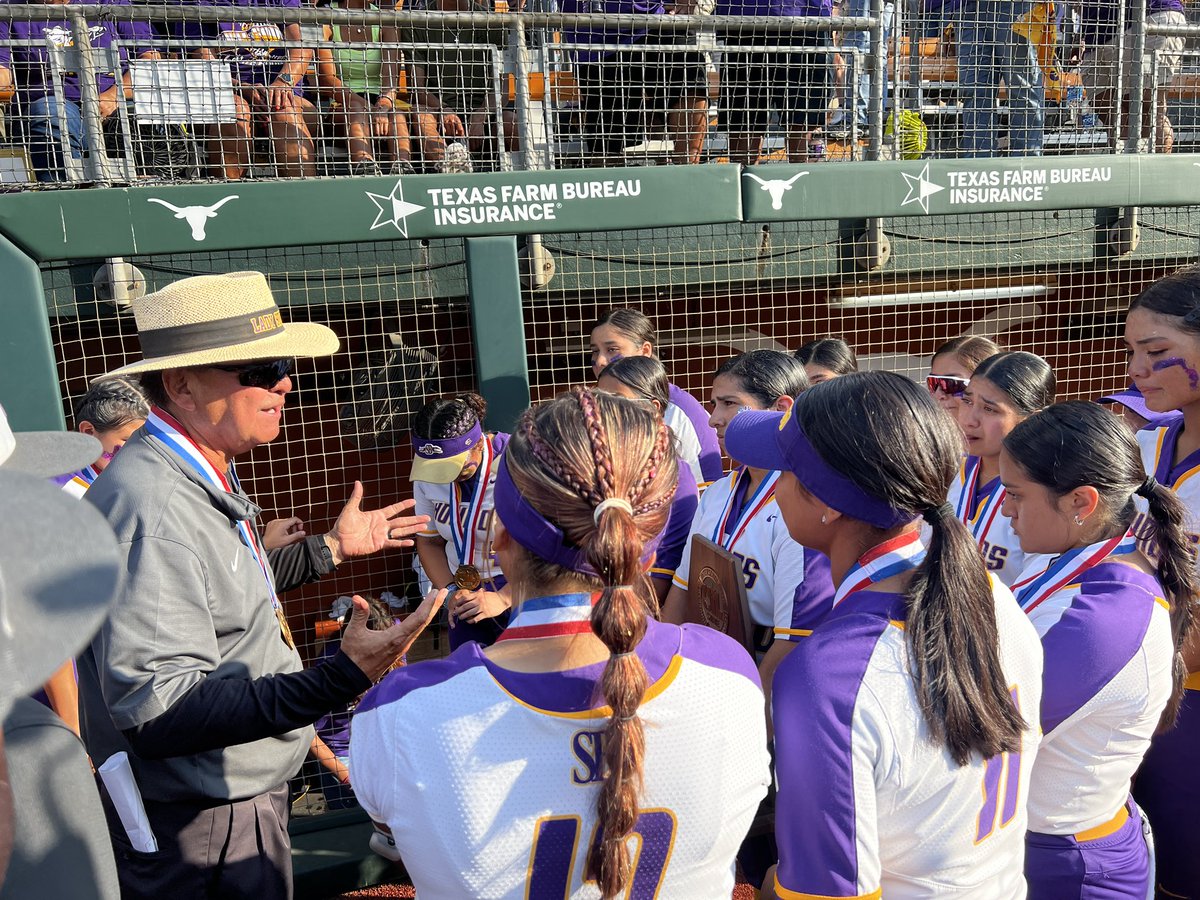 San Benito falls short 3-2 against Pearland in the class 6A state semis. San Benito finishes with a 40-6 record in 2023. Their 40 wins is the most ever in program history.  #RSLSoftball