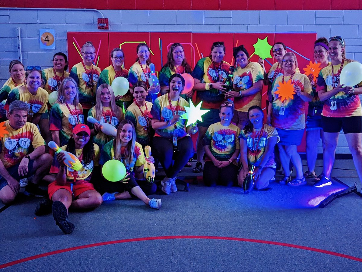 Mindful_Ms_Res's tweet photo. Ain’t no party like a YGS Field Day Party because a YGS Field Day is the BEST! @115ygs #smallschoolbiglove #foamfreezedancing #glowinthedarkparty #fieldgamesfordays #movetogetherasoneD115 https://t.co/kuhBAE7f6Q