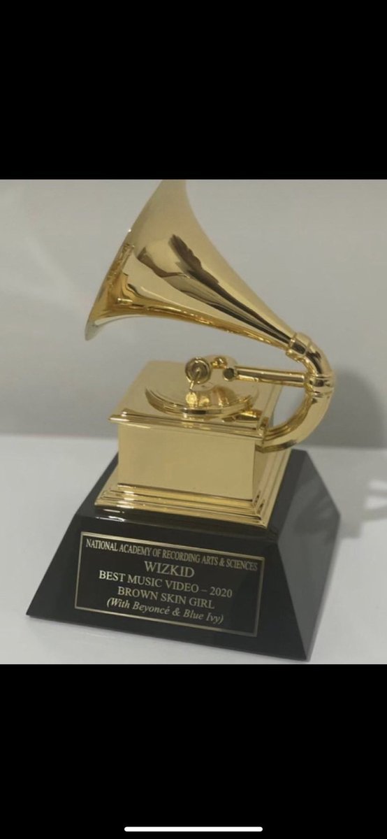 @shilletchill Their Grammy plaques literally say the same exact thing. According to y’all agenda she should be giving this plaque back to future right? 😂