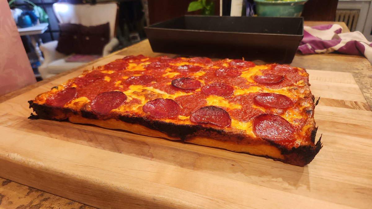 Second time doing the homemade #DetroitStylePizza. I'm digging the flavors, but I need to get the crust airier. It's good and crunchy, but a little denser than I want. Anyone have tips on dough to get it lighter?  #pizza #homemadepizza #pizzacrust #pizzachef