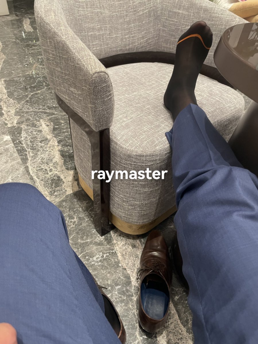 穿了一天的雄臭皮革素面丝袜