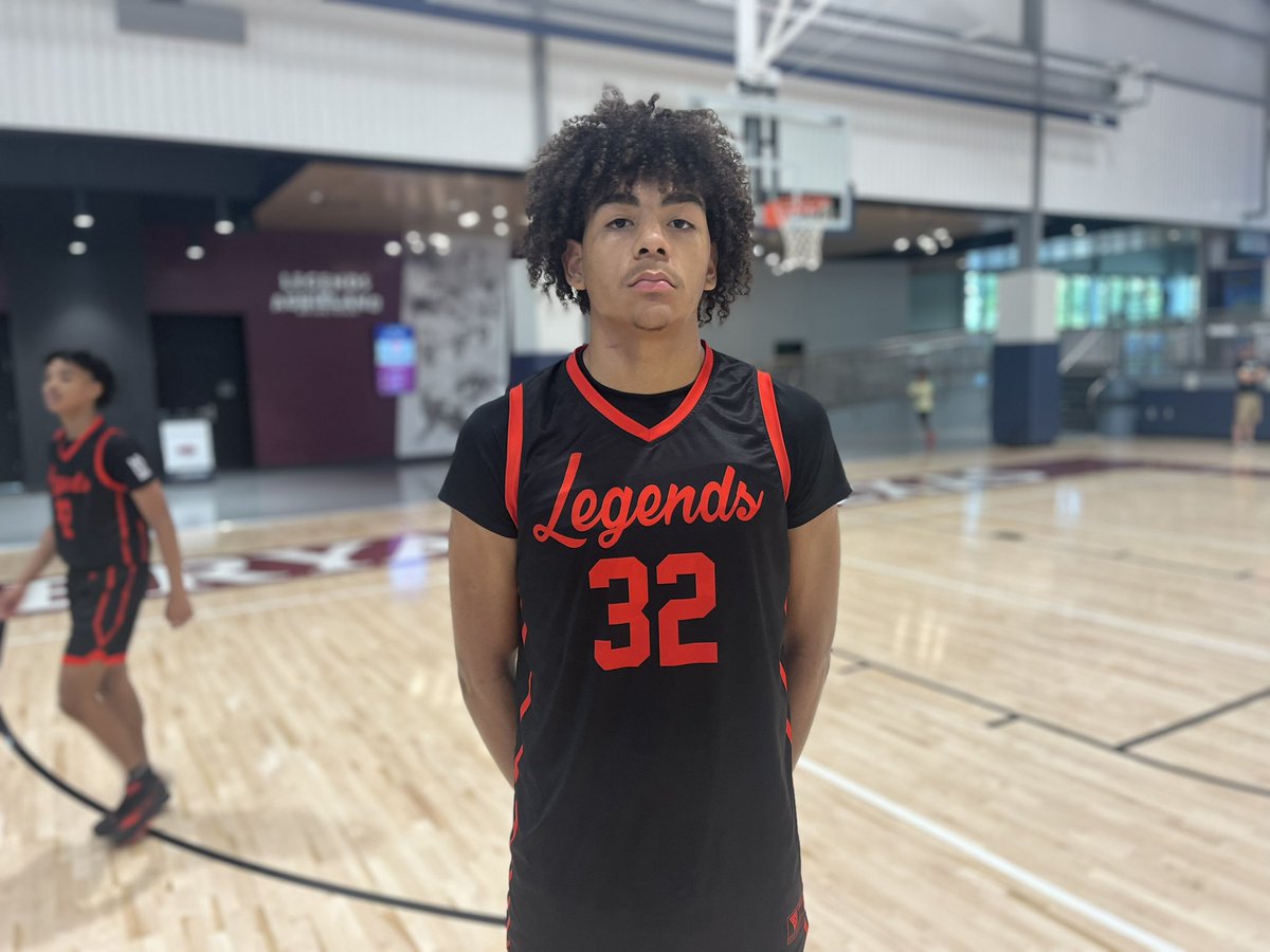 #GASOBCS23 | Standout Spotlight 🌟

<a href="/Elijahb_32/">Elijah Baldwin</a> - SA Legends
2024 - <a href="/SAJayBoysBball/">San Antonio Jay Boys Basketball🏀Mu-Tang</a> 

Was locked in to open his weekend with 23 points. Competitor on the boards and scores with a soft touch

#GASO