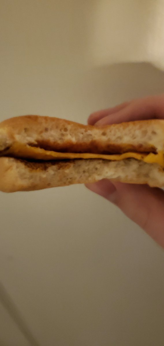 SnazzRM's tweet image. Ah I can't take it anymore eating a burger with no burger eating a burger with no burger eating a burger with no burger eating a burger with no burger