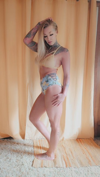 Girl from an old era...... https://t.co/mcpd1ahEDB<a href="/tag/roleplay"class="tags"><span>#roleplay</span></a><a href="/tag/itsbrittanybitch"class="tags"><span>#itsbrittanybitch</span></a>