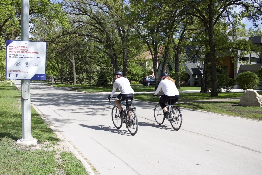 GreenActionCtr's tweet photo. Join us for Bike to Work Day on June 5th! From 6:30 am till 9:00 am, Green Action Centre will be popping up on the corner of Harrow and Wellington to cheer on cyclists on their way to work. 

See all the pit stops for Bike to Work Day at https://t.co/lA0daqW5FI https://t.co/0DEo53KYM8