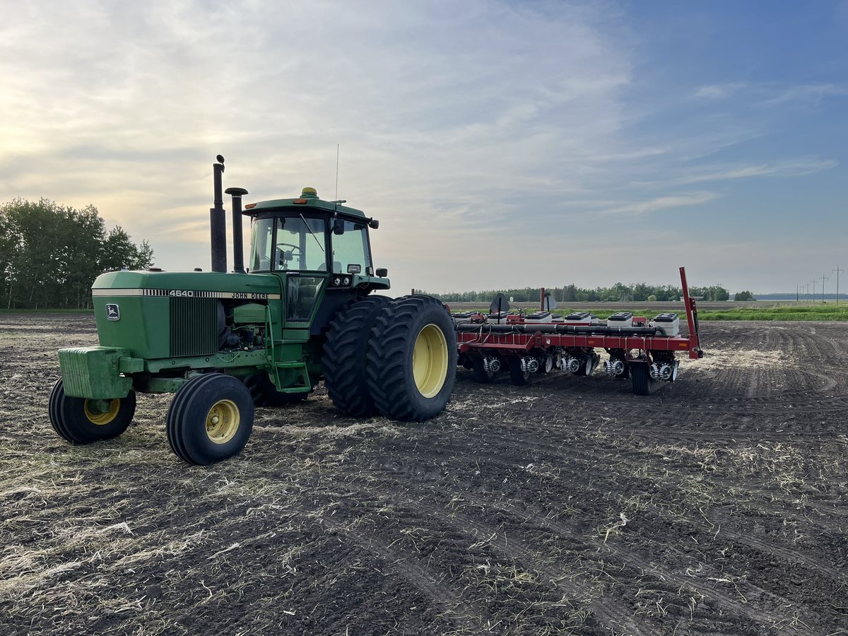 KyleCase1's tweet image. Planting beans like it’s 1996