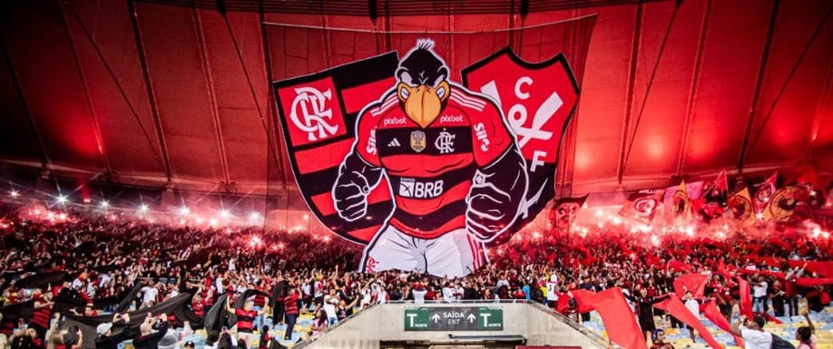 Nacao12's tweet photo. Em 1 de junho de 1969, que fez exatamente 54 anos ontem, os torcedores do Flamengo, cansados das atitudes racistas dos rivais, tiveram a ideia de calar a torcida adversária levando um Urubu ao Maracanã. https://t.co/SObNYa1vRY