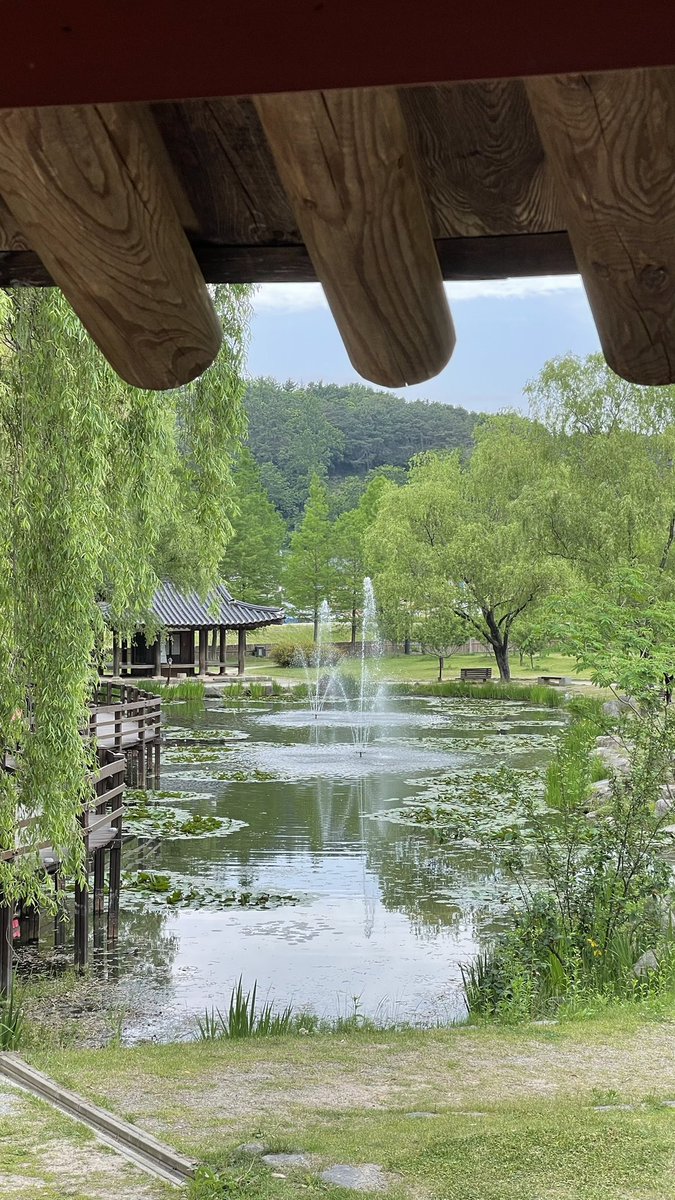 nyangfatal's tweet photo. 그래서 내가 담양 죽녹원에 갔다가 감동했잖아. 저 촌스러운 빨간 하트 따위는 없음. https://t.co/MASvTXZxUF