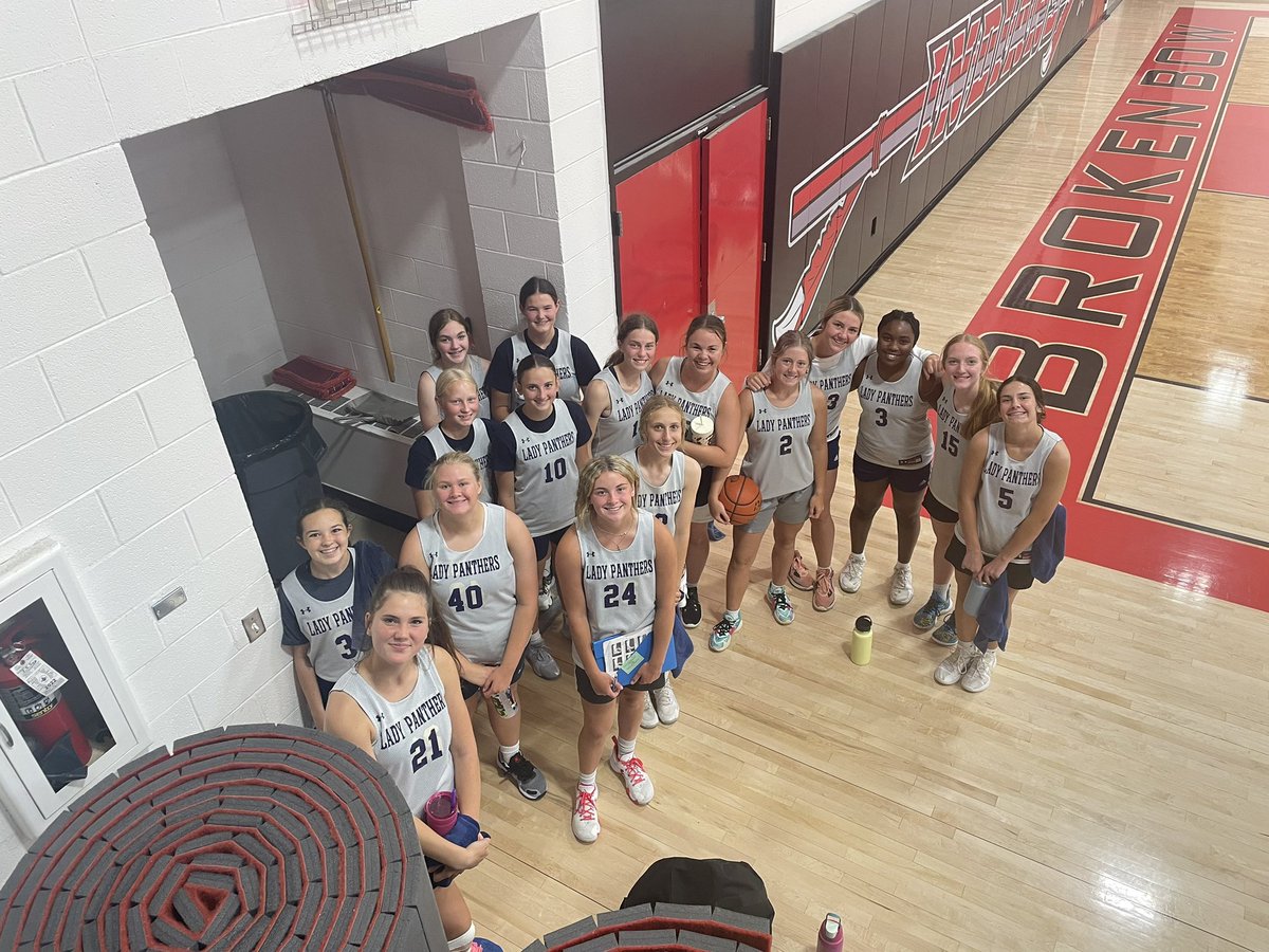 pburgbasketball's tweet photo. Kicked off our summer competitions today in Broken Bow! It was a great day together! Thanks @CoachCooksley for the hospitality and all the work you did to put it together.  #getbetter https://t.co/ZjBTJvhYFv