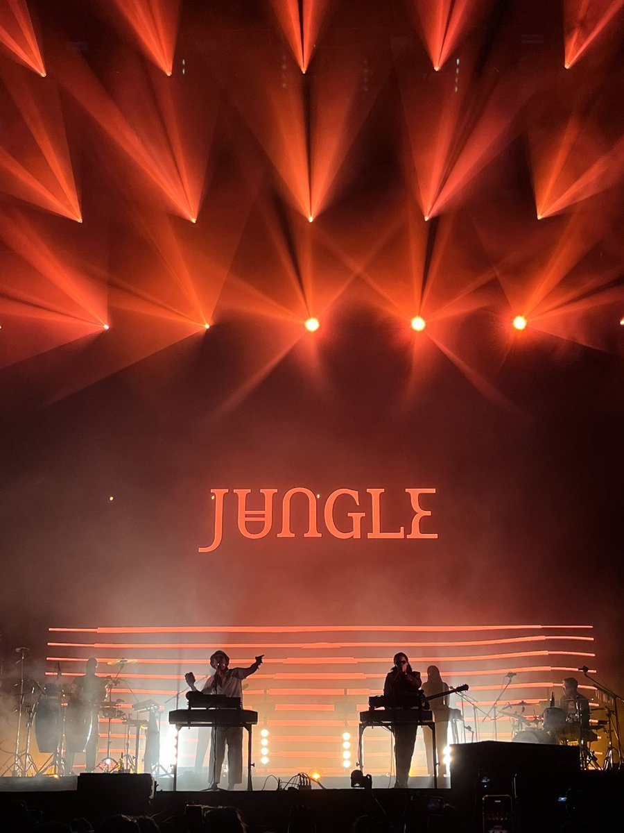 OneWeyNS's tweet image. Ta buena la Candle Flame, pero es muy chillona. No le aguanto muchas oídas #claudiarcanos 

Inesperado e increíbles shows que se aventaron el año pasado