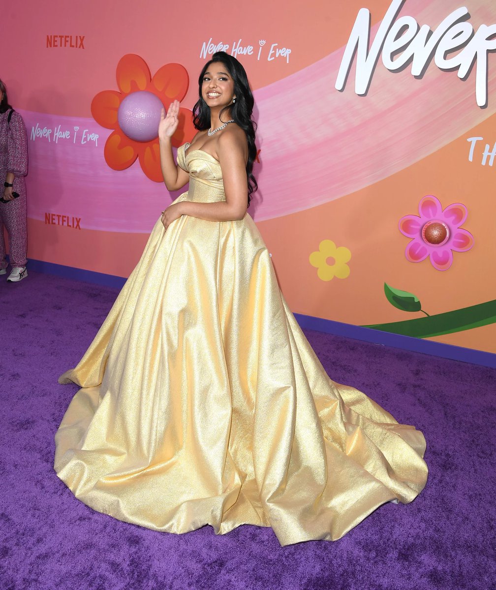 ramakrishnannn's tweet photo. Usually I’m so anxious on red carpets but I felt so confident and am so happy with this pic✨💜 https://t.co/7iESuaLg8A