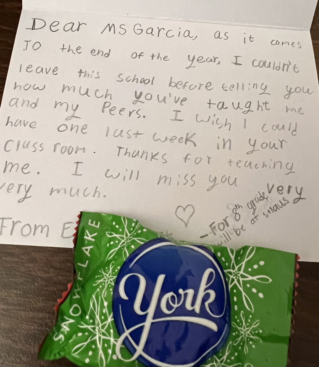 MsGarcia65's tweet photo. Humbled by generous parents π₯Ή 33 novels π and tons of supplies βοΈ for next year. βπΌ#youmadeadifference π€²πΌ #stillteachingmyheartout π©π»βπ« #imsogladwehadthistimetogether β³ #feelingsoblessed ππΌ #anhonorandprivilegetoserve π₯° #signingoffonyear29 2οΈβ£9οΈβ£ #APStin π» https://t.co/Y113tkkix2