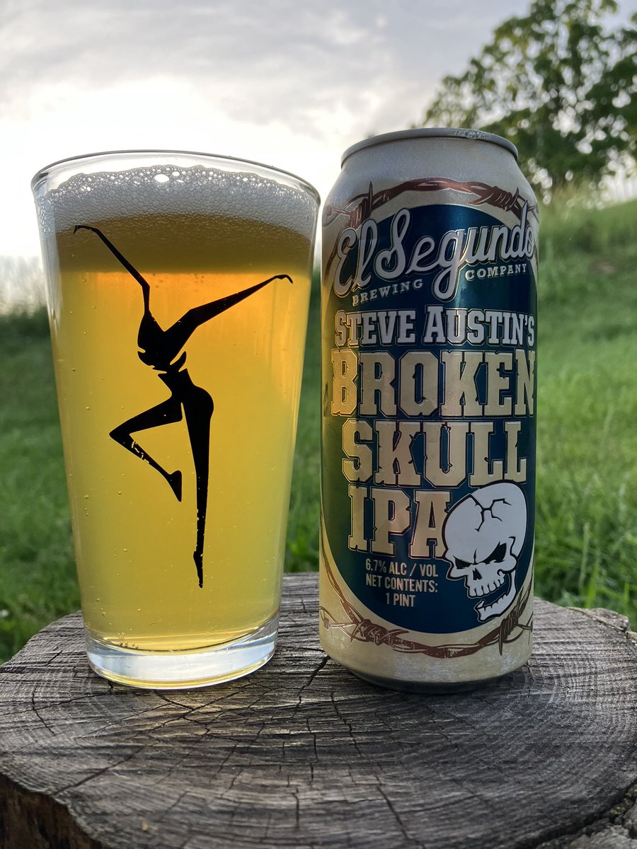 Brysack21's tweet image. Happy Friday Friends!! Cheers!!🍺😎 #dmb #stonecoldsteveaustin #greatduo