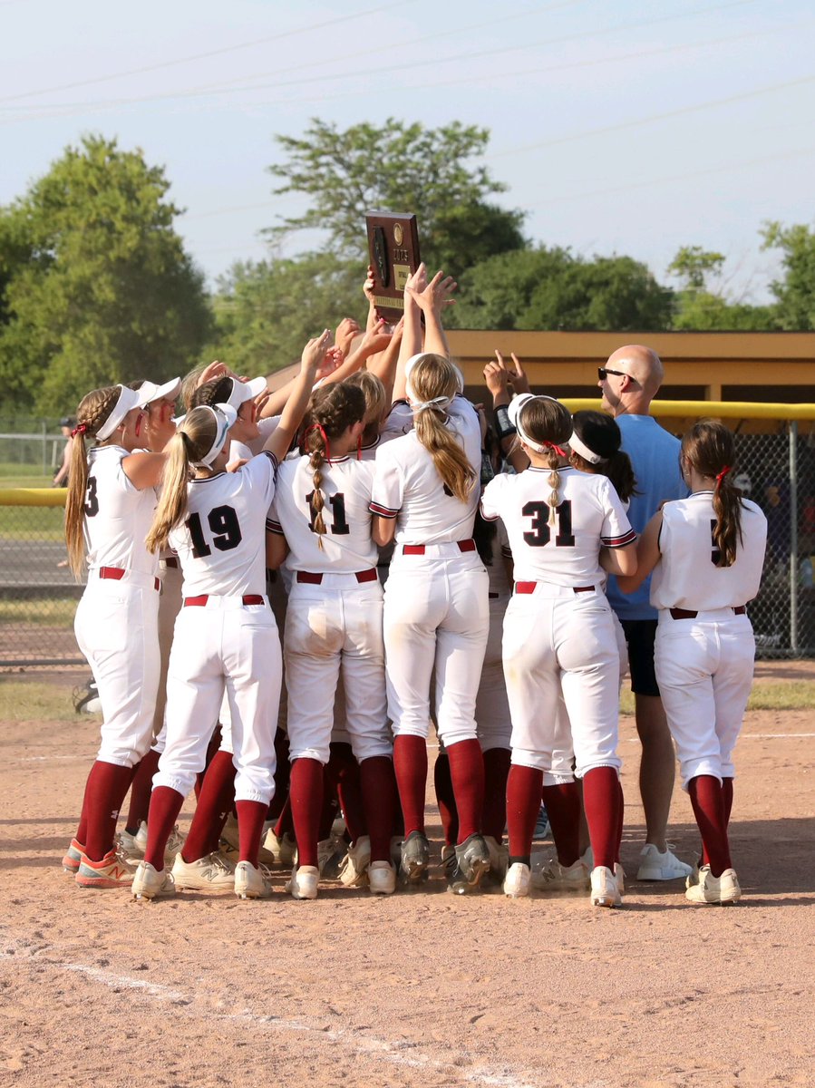 Sequoit Softball on Twitter "The Queens of the North win their third