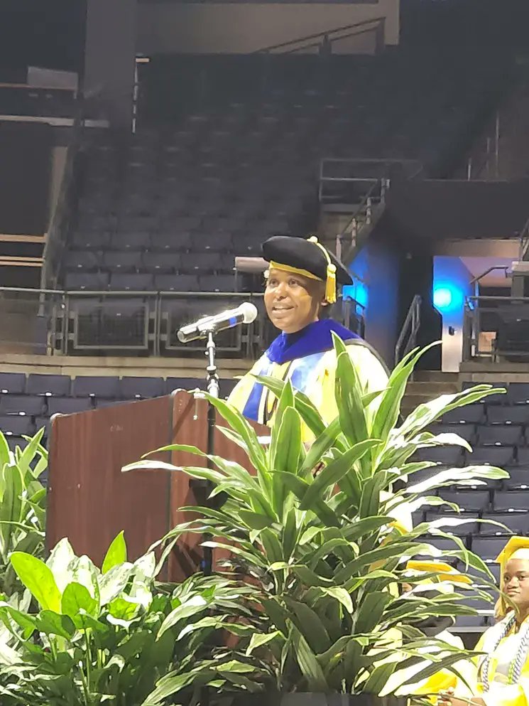 Vanya Jones tweet media