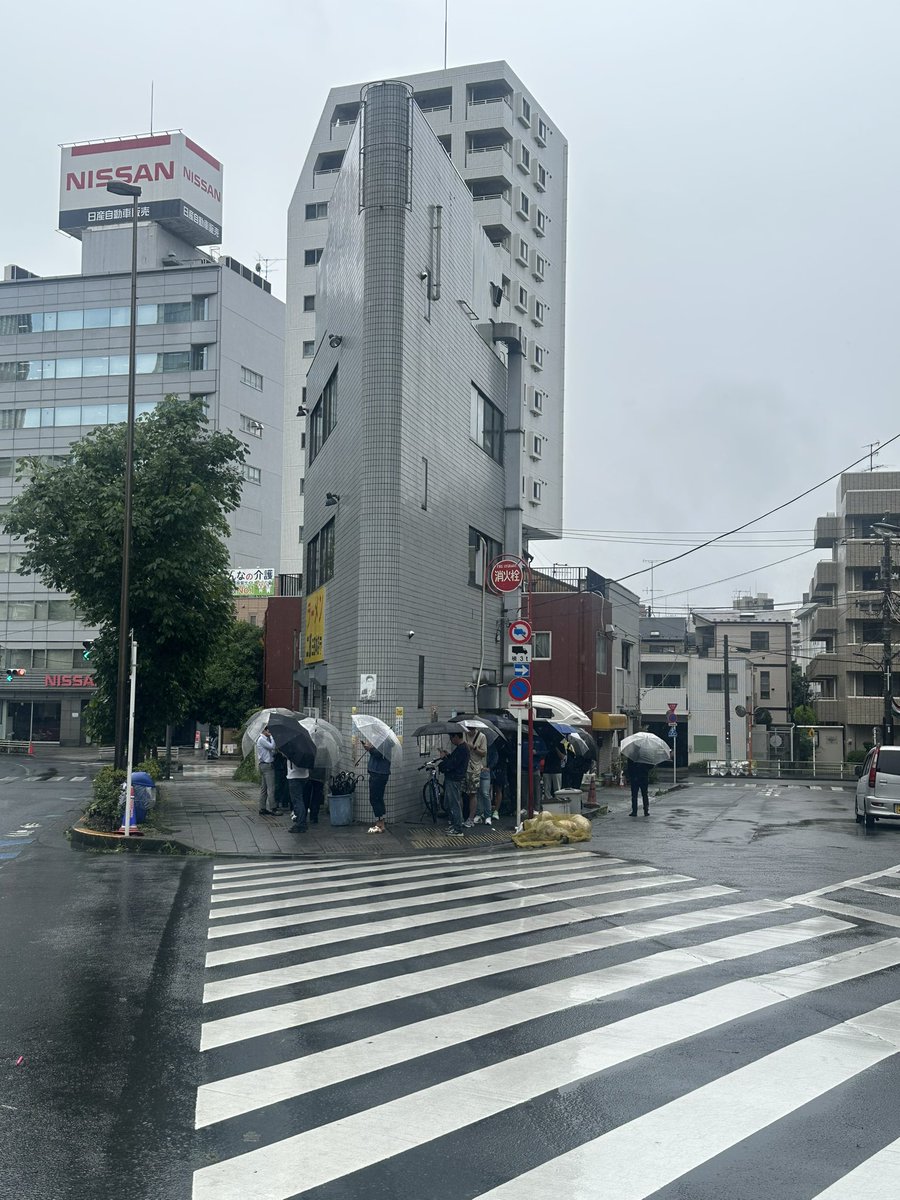 ラーメン二郎三田本店
10分ほど前に開店
通常時よりも2時間半程度遅いかな、、、

↓は接続時