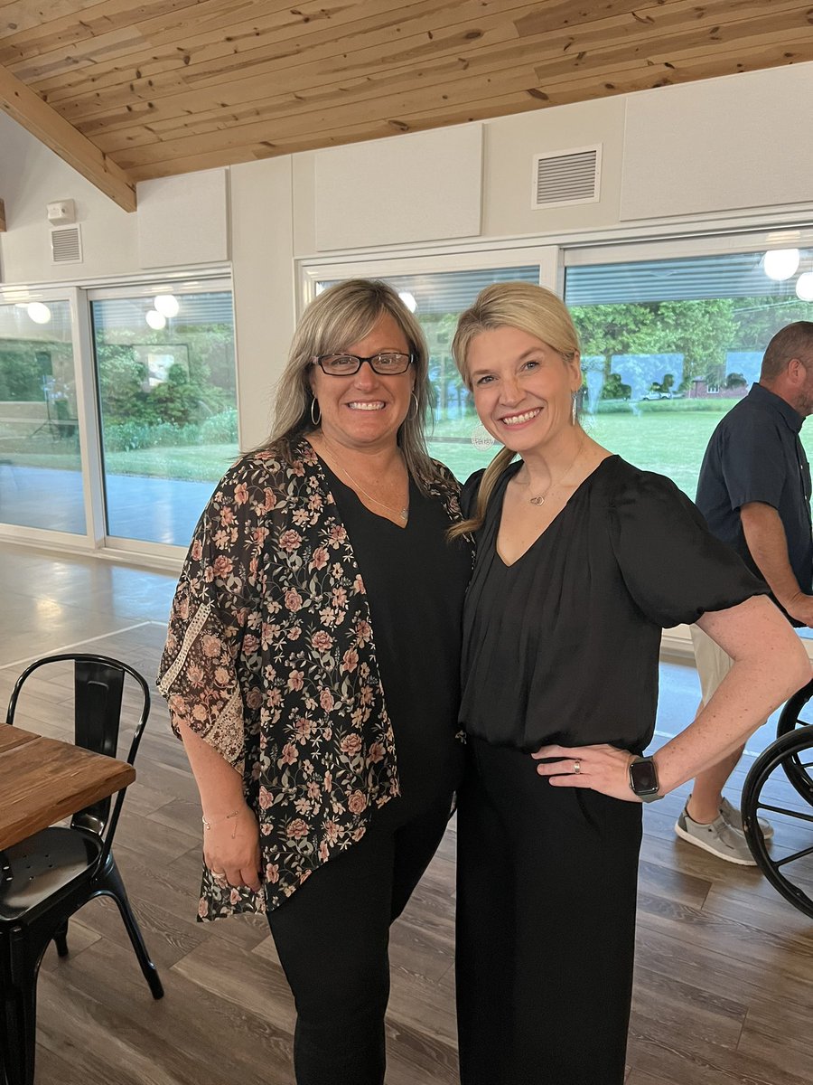 LauraEJones349's tweet photo. So proud of AACS Superintendent Lisa Newsome @LLNewsome_2 ! 2023 LEADERship Ashtabula County Graduate! @LEADERship_AC 
#DragonPride #AshtabulaLeader #LeadByExample
 #inspiration https://t.co/8OhGIFmd3d