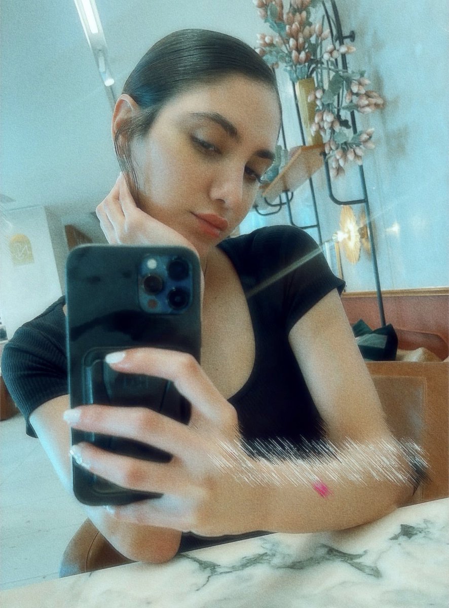 POV: Rawan selfie is still the best🫀
<a href="/raymahdii/">Rawan</a> #rawanmahdi