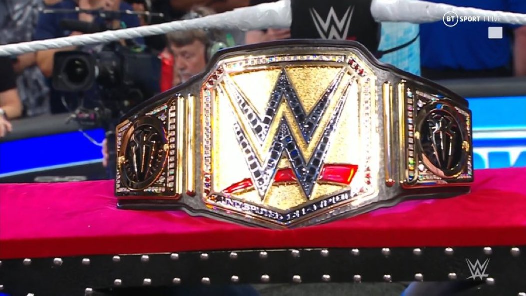 SKWrestling_'s tweet photo. Which title do you prefer?
#SmackDown #WWE https://t.co/i0duGnozsX