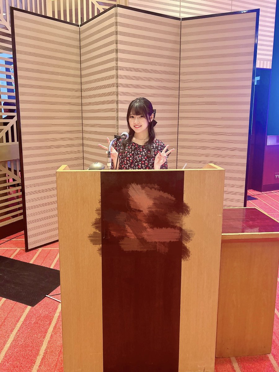 aoki__hina's tweet photo. ヴァイスシュヴァルツ15周年記念のパーティーに、司会として参加させていただきました!
とっても大きな祝典だったので緊張したあ🫠
関係者向けに弾き語りも披露させていただき、とても貴重な経験でした。
今後の更なる発展を願っております✨
おめでとうございました!⚜️ #WS #WS15th https://t.co/doe2NGxfUZ