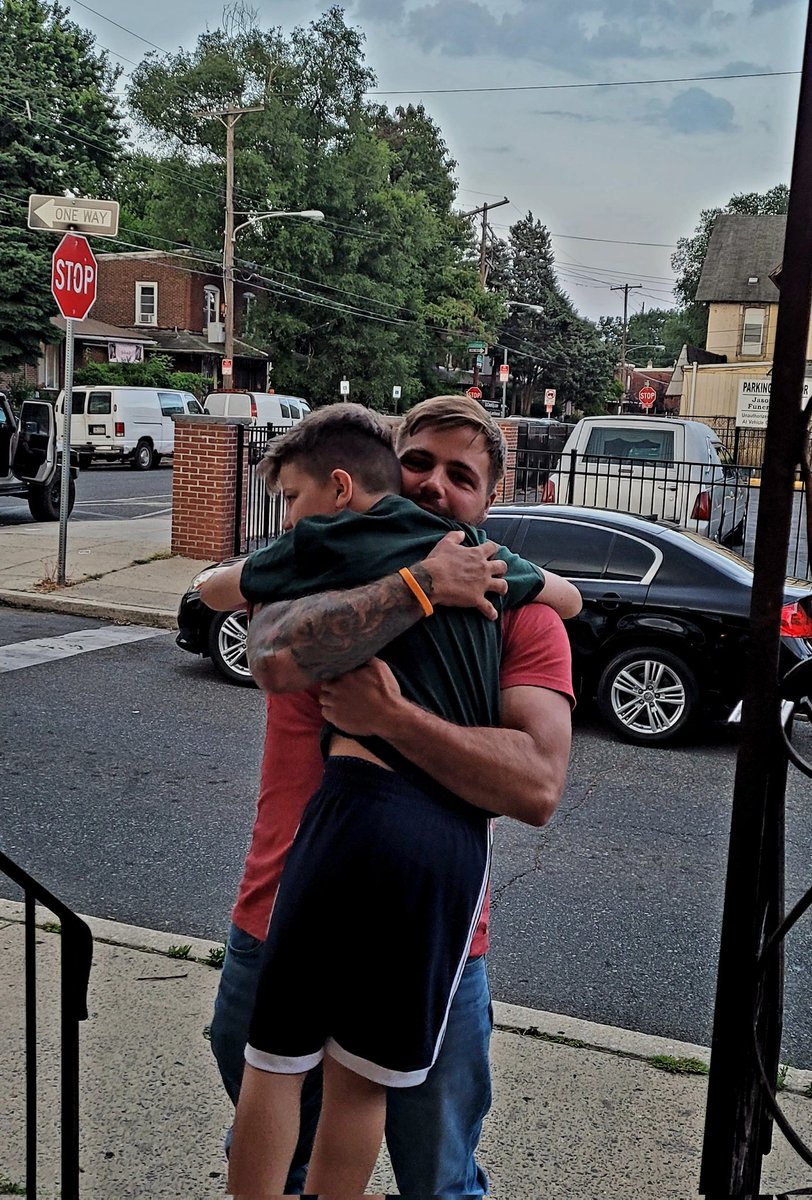 NancyGirone's tweet photo. Daddy's finally home 💕 https://t.co/Z5IRQYb5b3