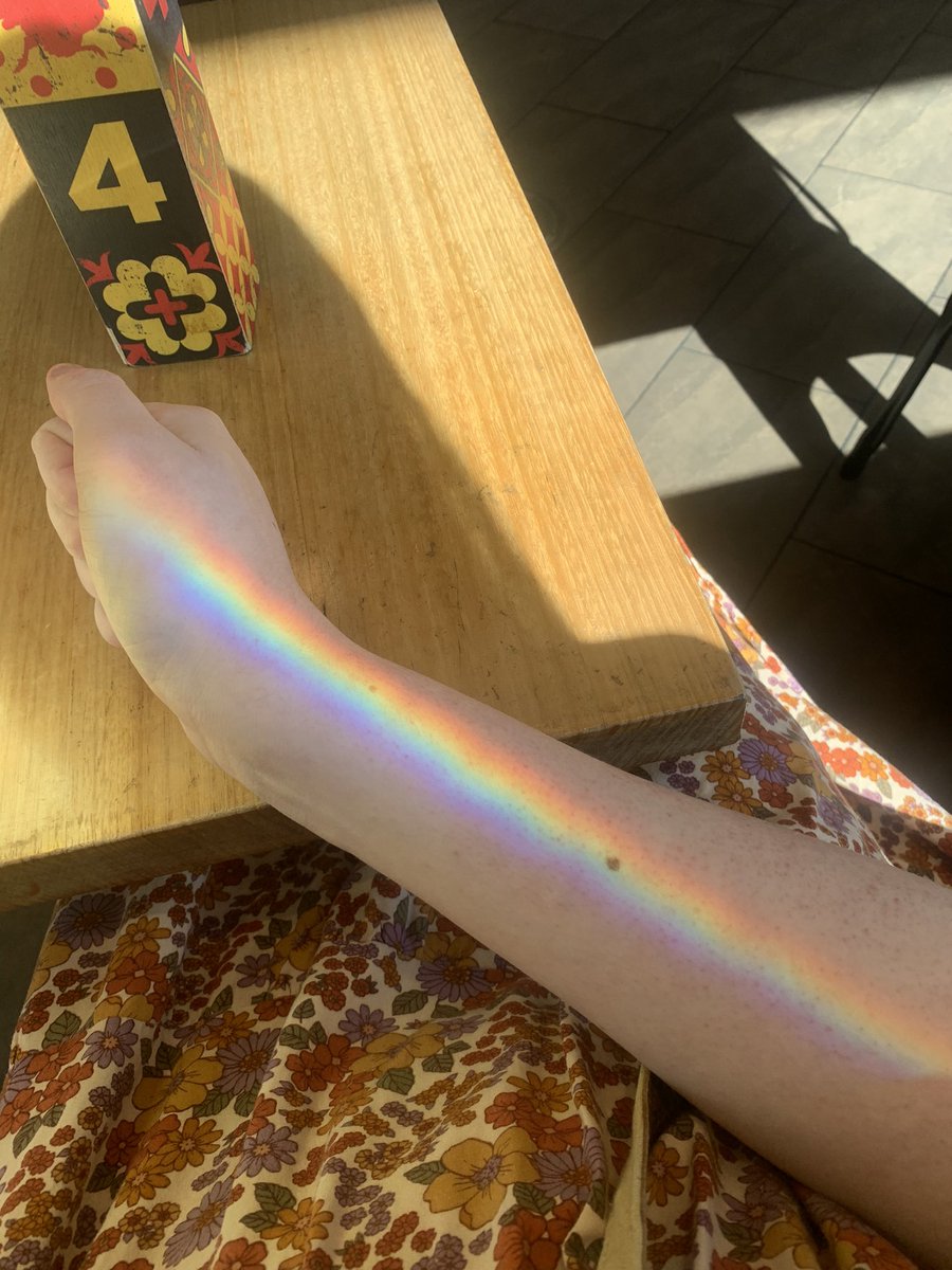 can’t believe the sky outed me as The Big Gay ™ for pride me smh my head