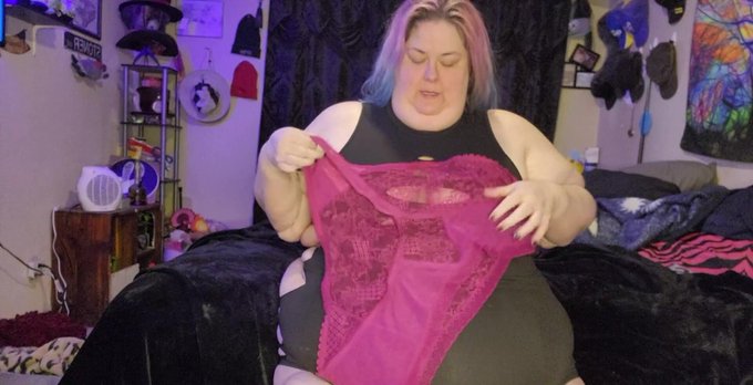 💯New video: watch now! 😍  💘Check my sexy lingerie for my fat ass💘   👉https://t.co/eQEym8tMgs👈  @faphousecom<a href="/tag/lingerie"class="tags"><span>#lingerie</span></a><a href="/tag/ssbbw"class="tags"><span>#ssbbw</span></a><a href="/tag/coloredhair"class="tags"><span>#coloredhair</span></a><a href="/tag/amateur"class="tags"><span>#amateur</span></a><a href="/tag/belly"class="tags"><span>#belly</span></a>