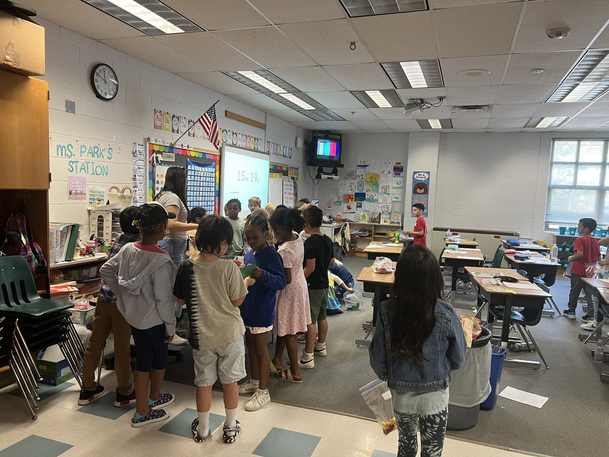 magical_msa's tweet photo. KidsTown was in full swing @halley_es as first graders wrap up their economics unit ! 🤑 Our students were producers and consumers who provided and purchased goods and services at our “stores”! 💵🛍️ Check out the fun we’ve had the last two days! 🤩 https://t.co/3DcdOrmilI