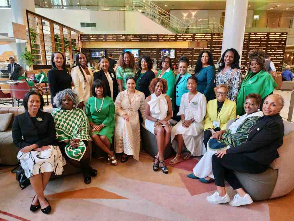 HACLinks's tweet photo. Harbor Area Chapter is in the building! 💚🤍💚🔗 #haclinks #haclinksinc #harborarealinks #waconference https://t.co/mawFWhNsQO