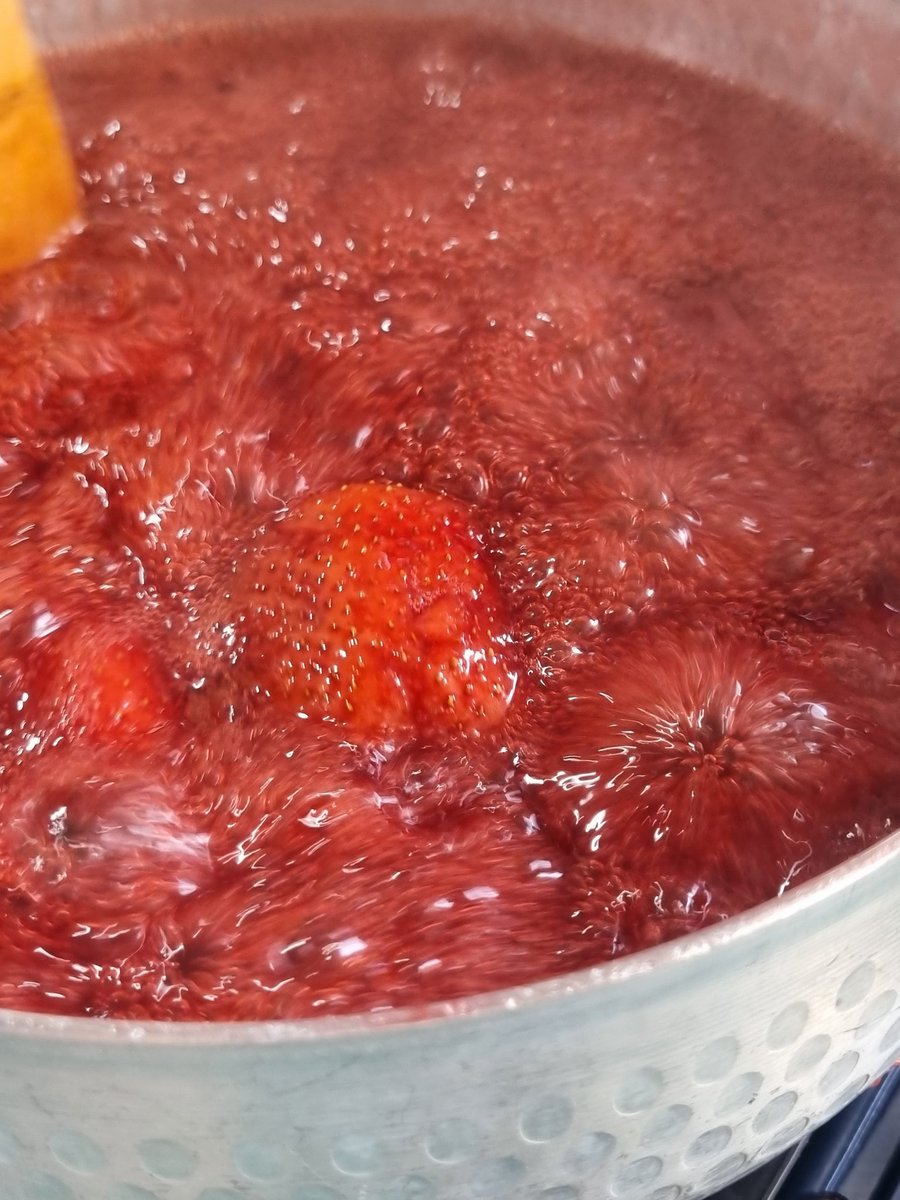 wonalin2's tweet image. 양평에서 딸기잼 만들기 체험 하는중